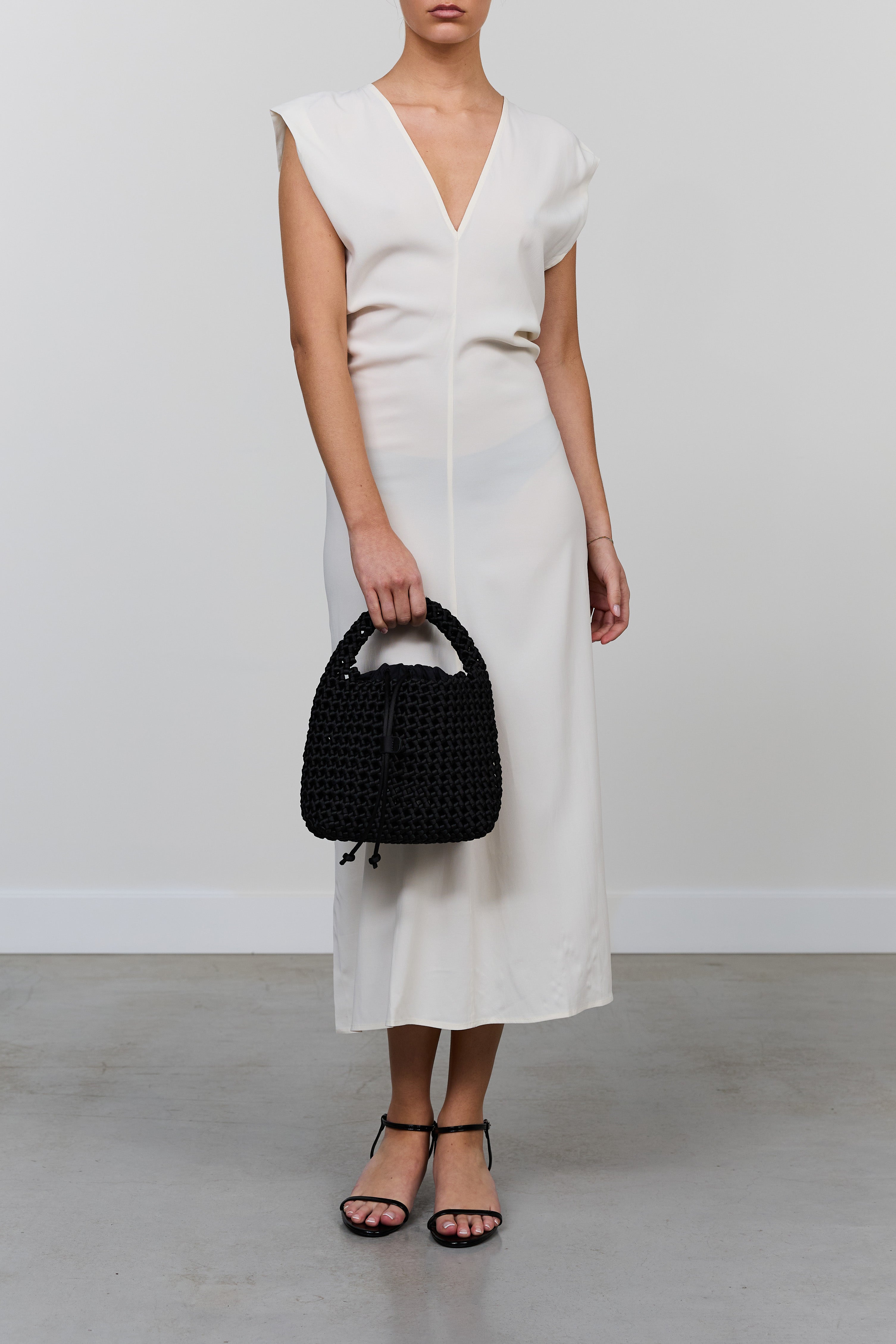 Marrea Basket Open Weave Di Nero Satin