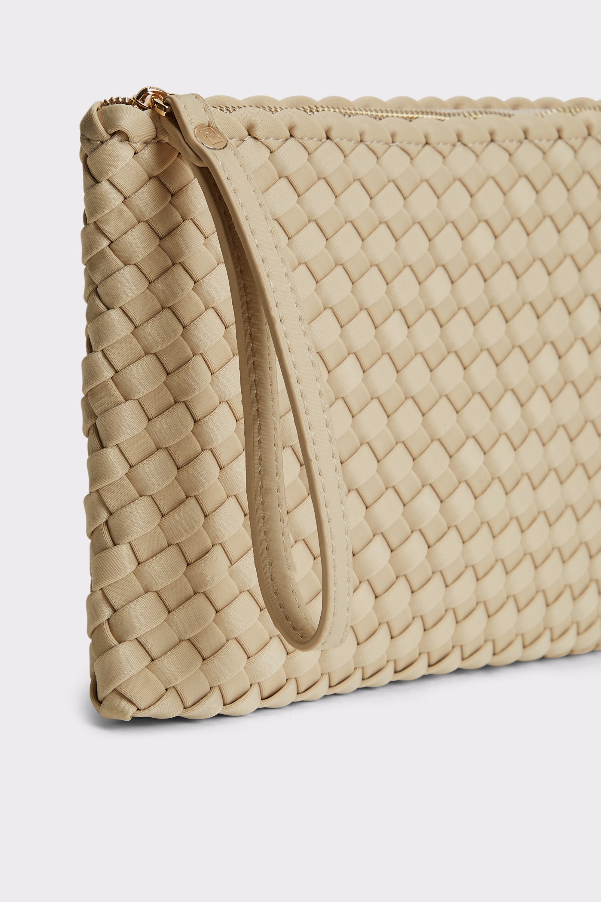 Marrea Clutch No tan lines