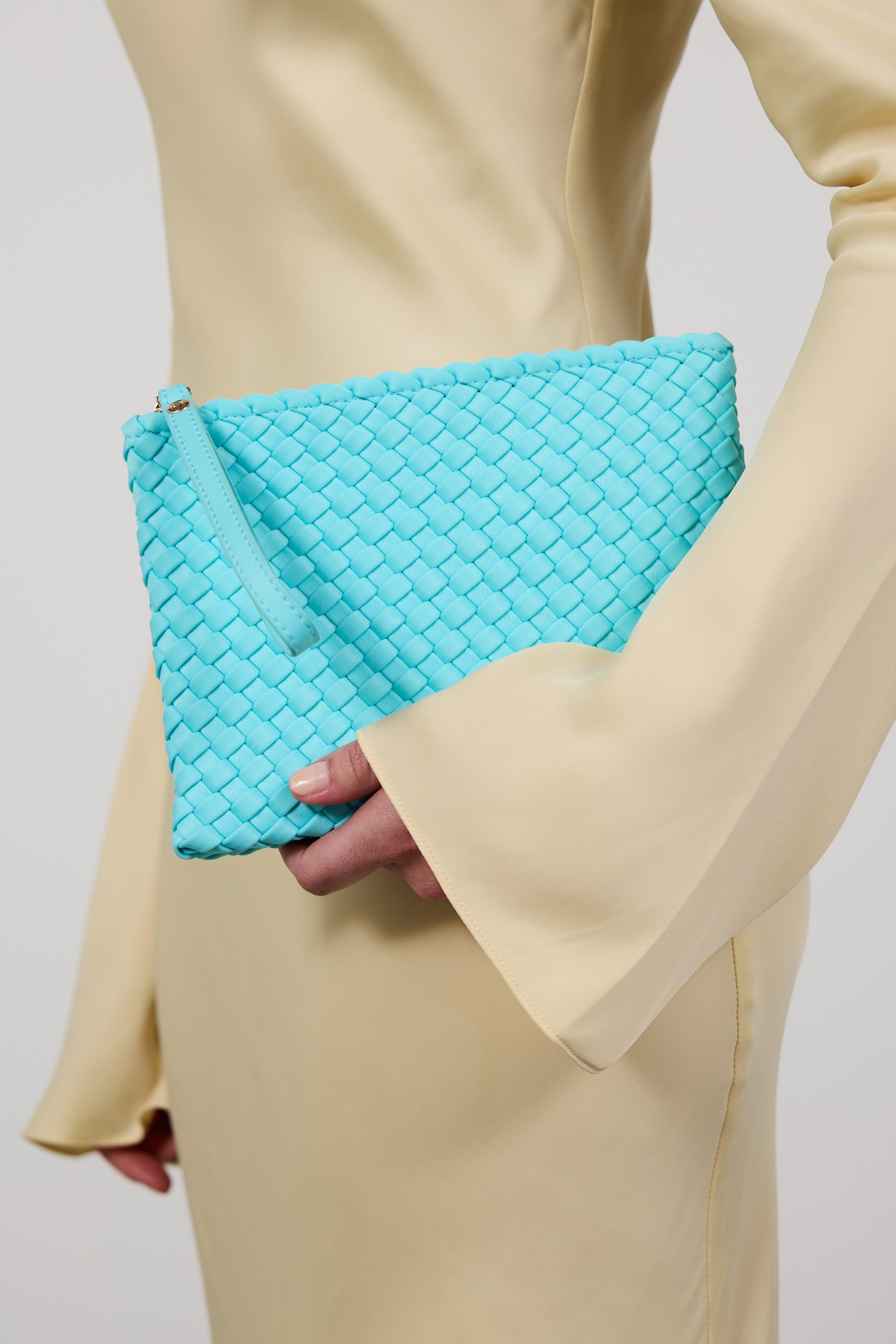 Marrea Clutch Ocean Air