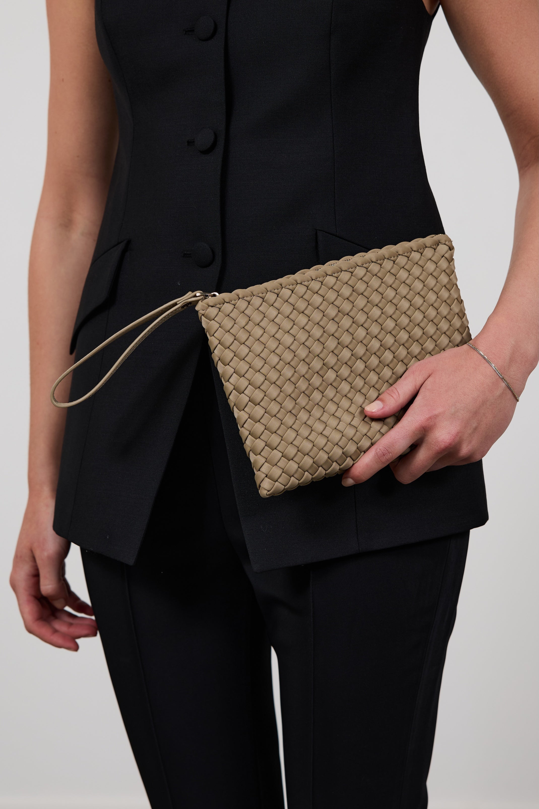 Marrea Clutch Oyster Grey