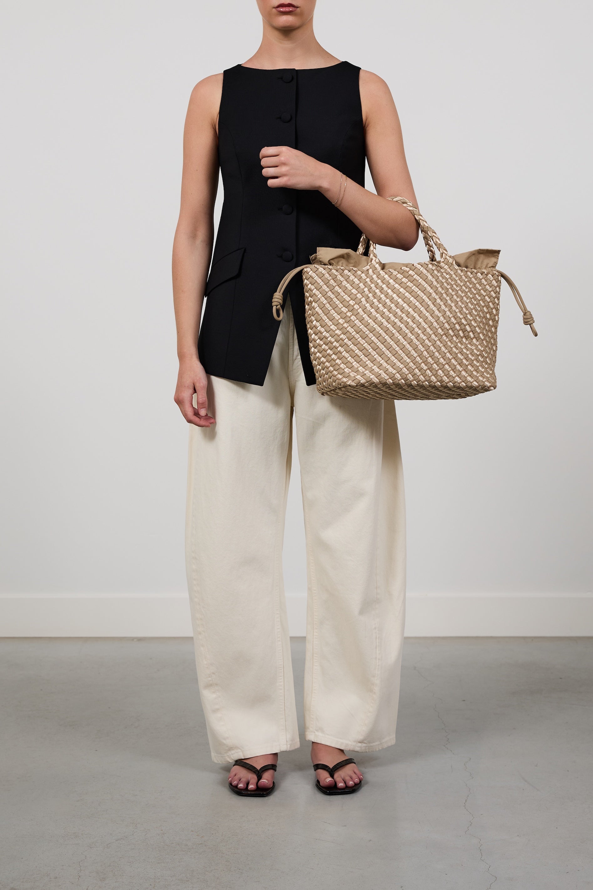 Marrea Medium Oysters & Champagne