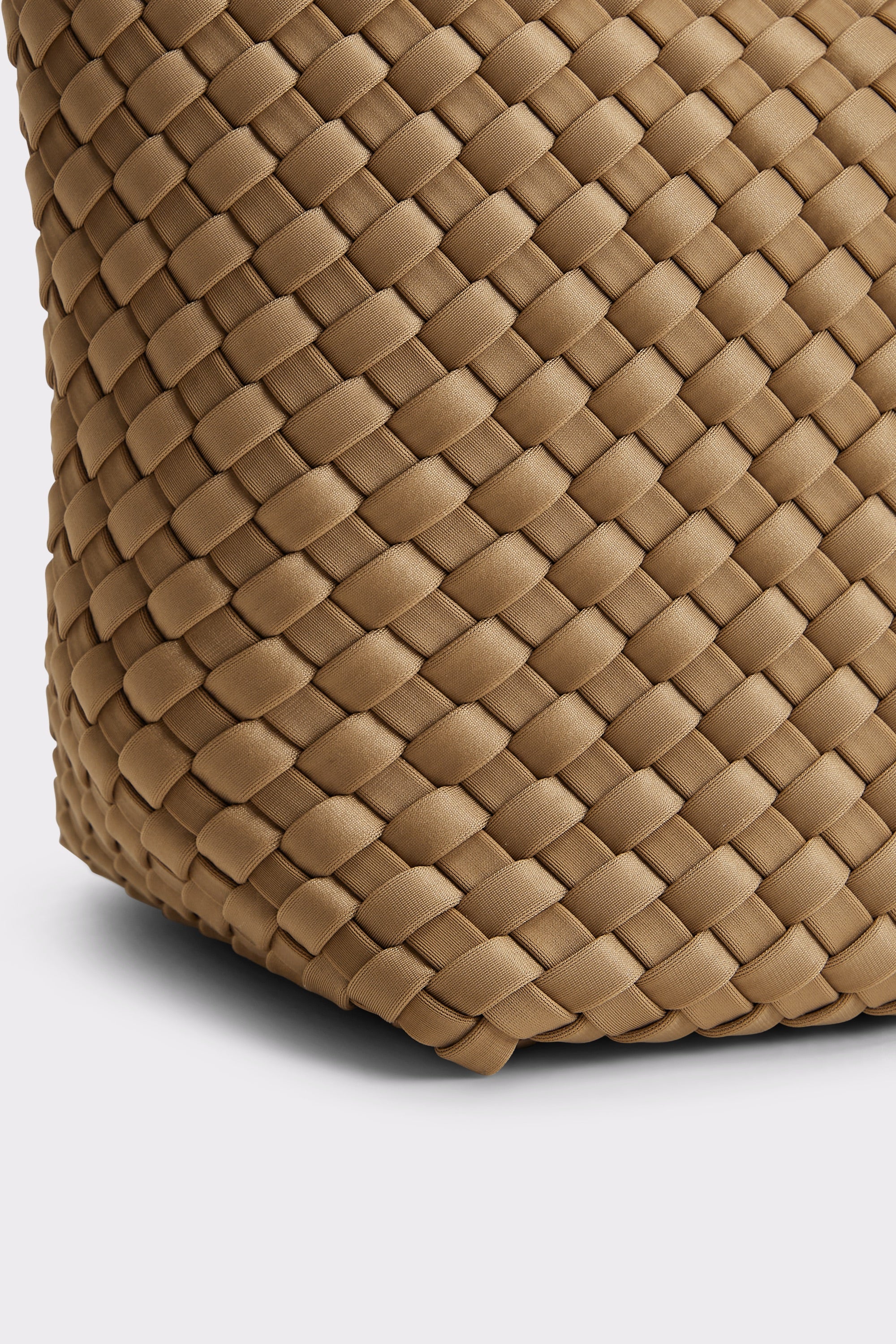 Marrea Bucket Retro Sand